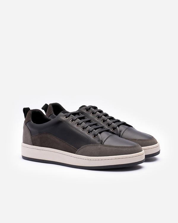 Urban Noir – Loafer Urbain Élégant